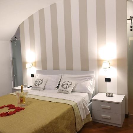 נאפולי Montesantogroup Sorrento Room מראה חיצוני תמונה
